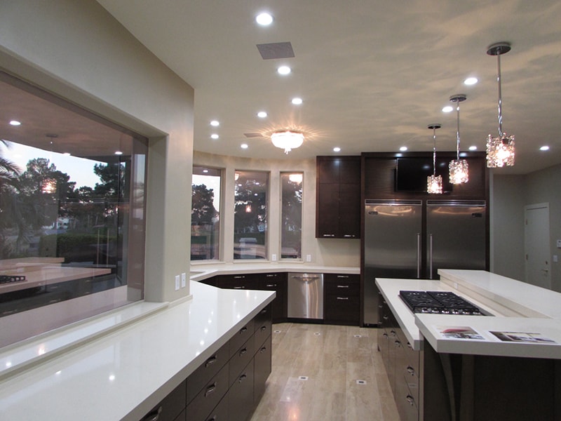 Kitchen-pendant-lights-over-island-cesar-stone-counters