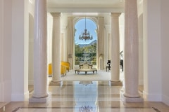 01Entrance