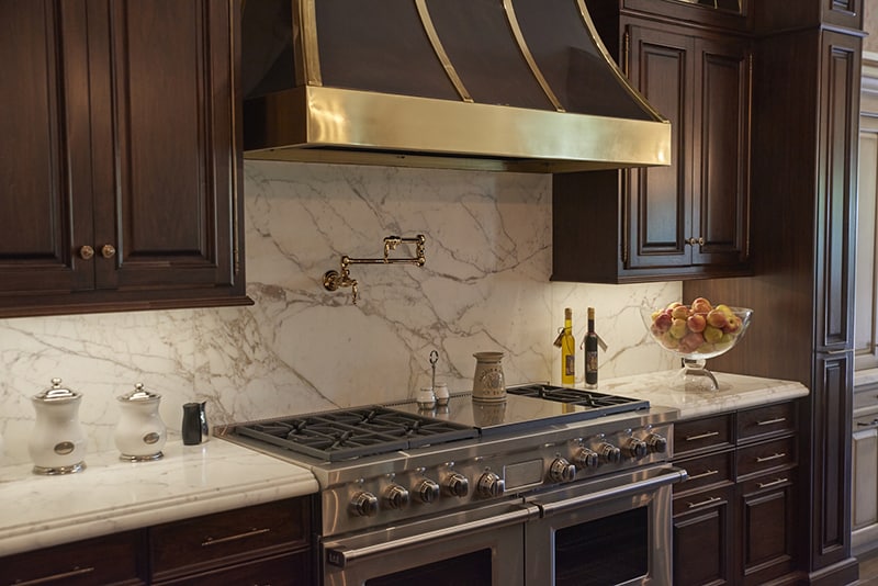 Kitchen_Hood_Detail_Marble_Backsplash